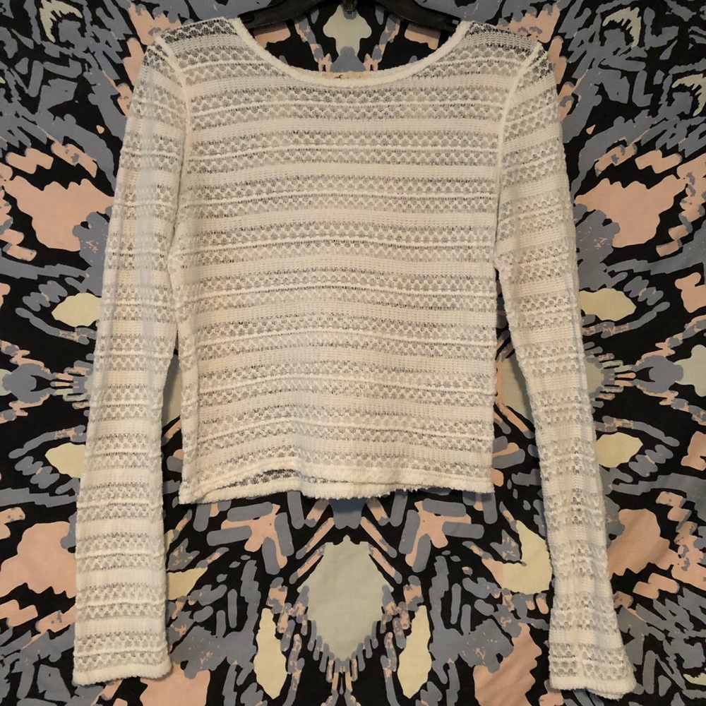 Hollister cropped long sleeve lace shirt size L